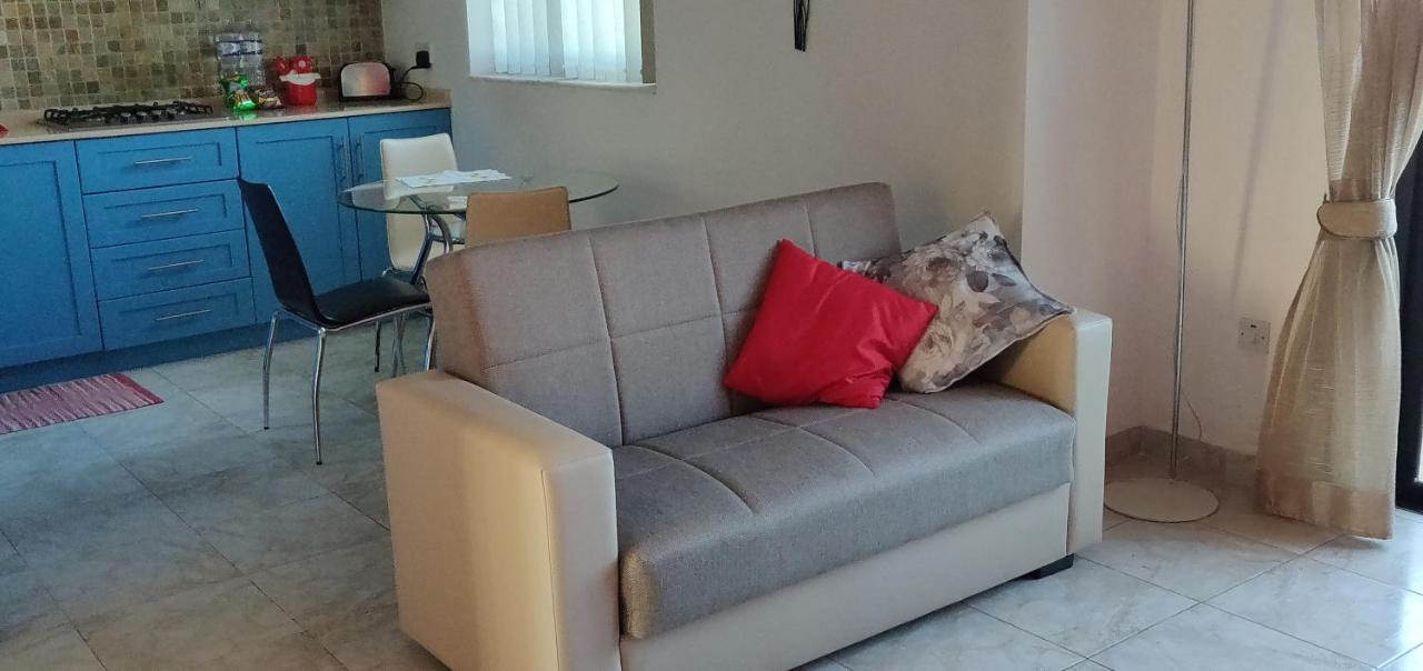 マルサスカーラPanoramic Penthouse In Marsascala Which Enjoys Sea And Country Viewsアパートメント エクステリア 写真