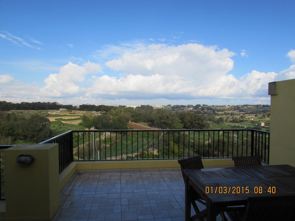 マルサスカーラPanoramic Penthouse In Marsascala Which Enjoys Sea And Country Viewsアパートメント エクステリア 写真