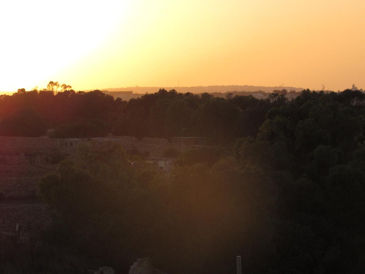 マルサスカーラPanoramic Penthouse In Marsascala Which Enjoys Sea And Country Viewsアパートメント エクステリア 写真