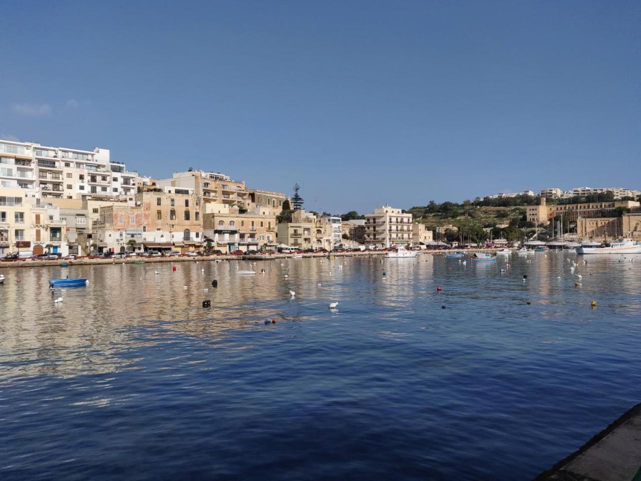 マルサスカーラPanoramic Penthouse In Marsascala Which Enjoys Sea And Country Viewsアパートメント エクステリア 写真