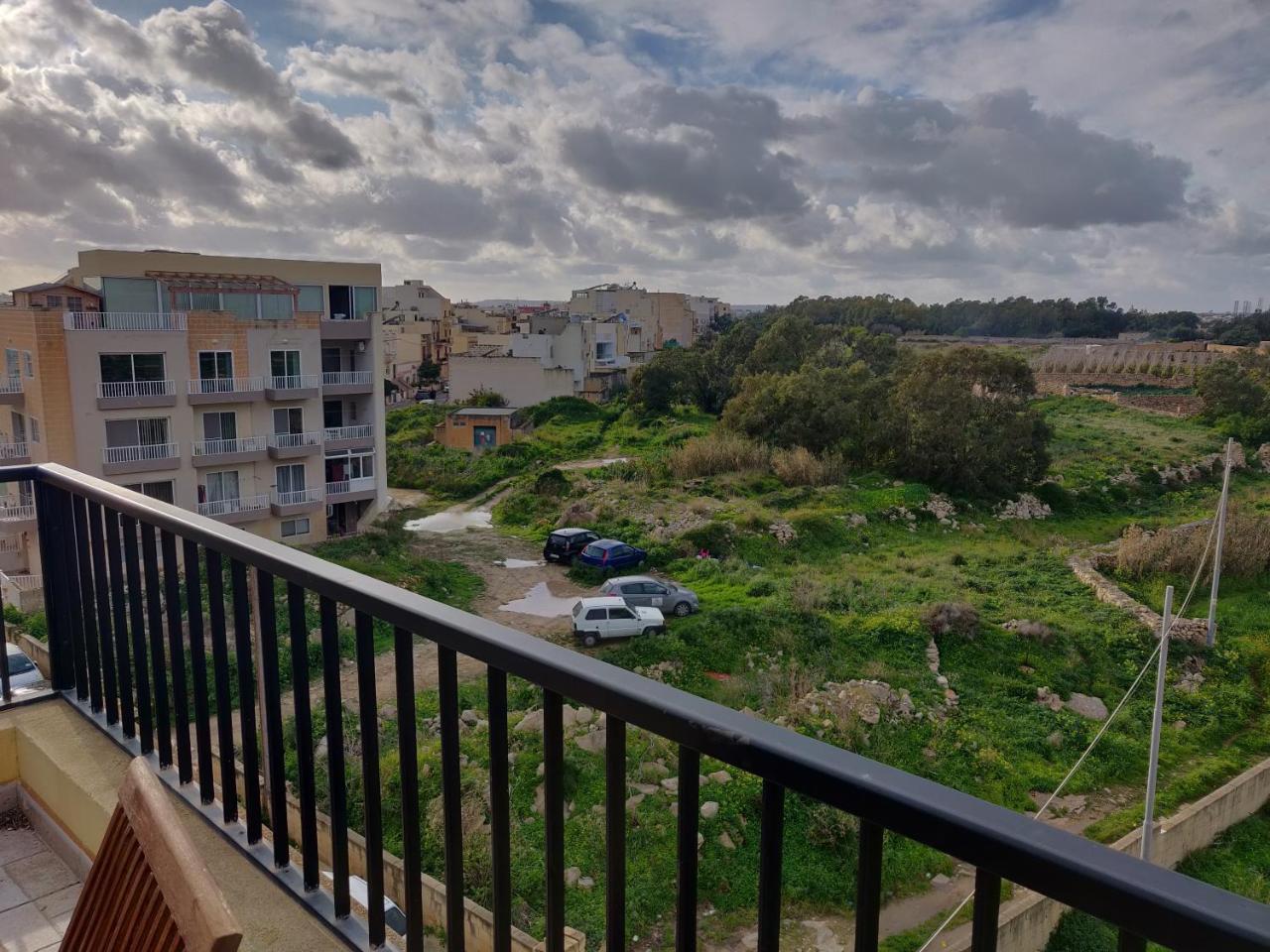 マルサスカーラPanoramic Penthouse In Marsascala Which Enjoys Sea And Country Viewsアパートメント エクステリア 写真