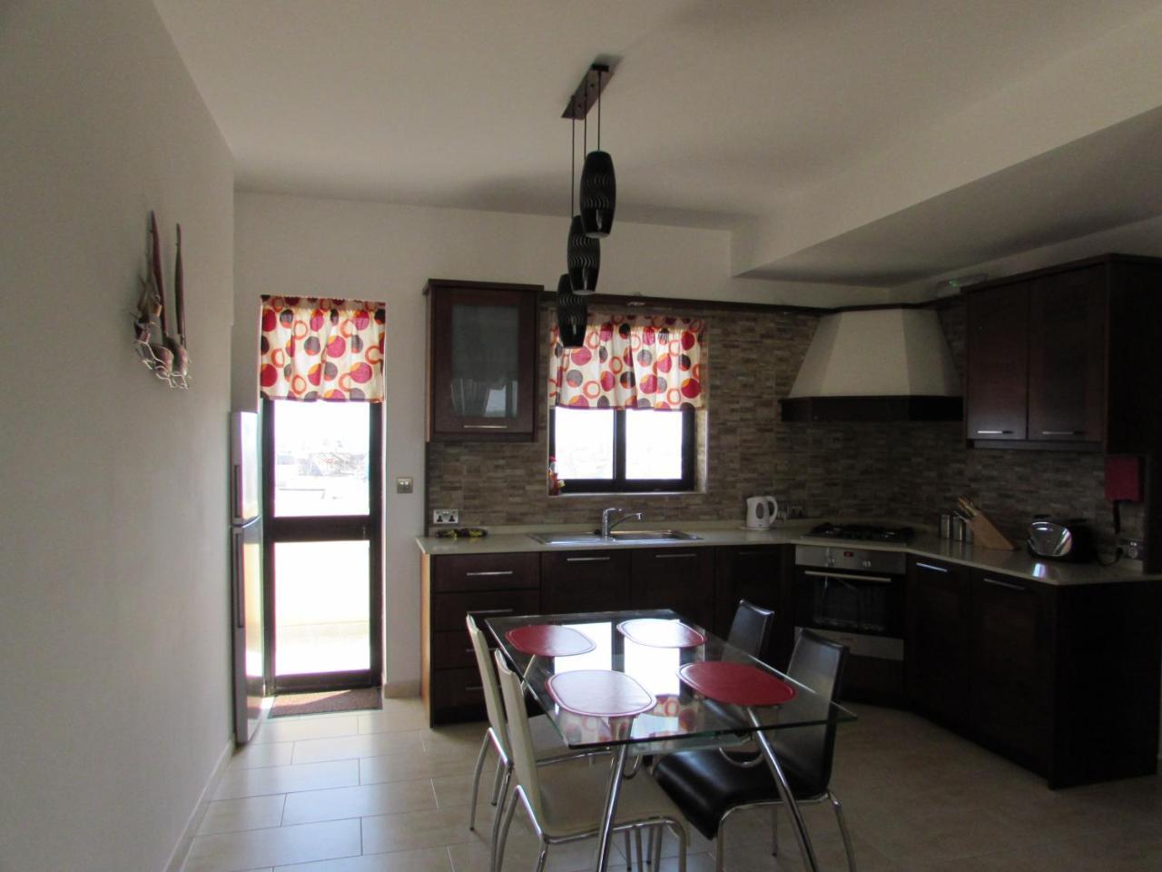 マルサスカーラPanoramic Penthouse In Marsascala Which Enjoys Sea And Country Viewsアパートメント エクステリア 写真
