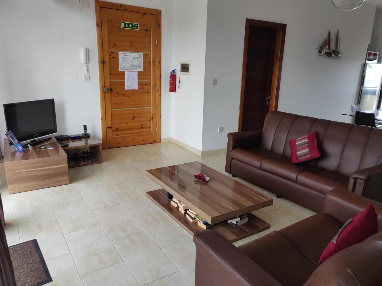 マルサスカーラPanoramic Penthouse In Marsascala Which Enjoys Sea And Country Viewsアパートメント エクステリア 写真