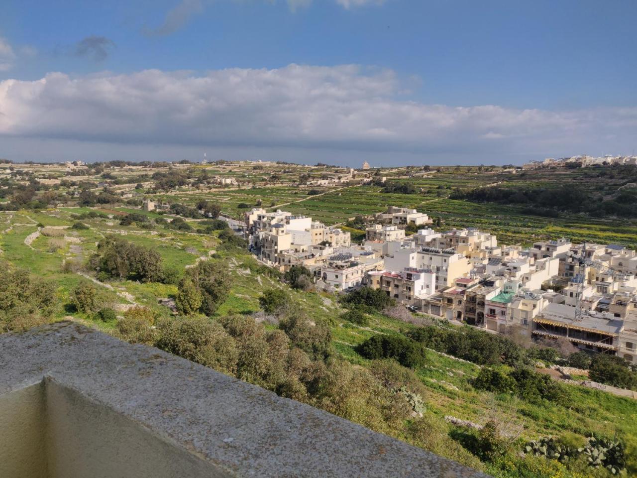 マルサスカーラPanoramic Penthouse In Marsascala Which Enjoys Sea And Country Viewsアパートメント エクステリア 写真