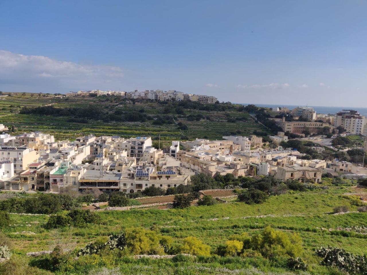 マルサスカーラPanoramic Penthouse In Marsascala Which Enjoys Sea And Country Viewsアパートメント エクステリア 写真